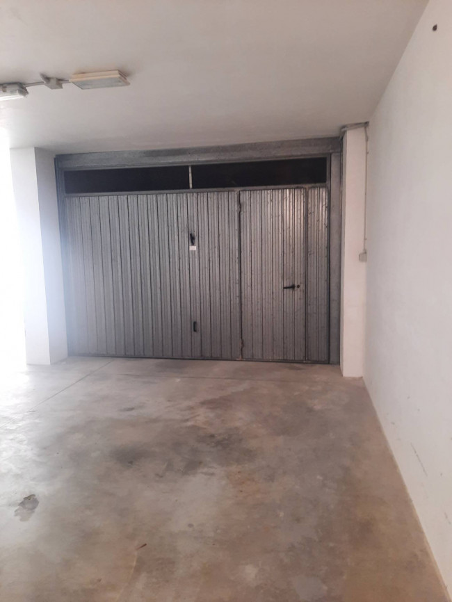 Box o garage in vendita a Altidona