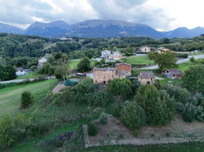 Rustico in vendita a Amandola