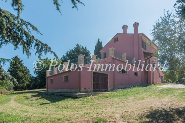 Casale in vendita a Fermo