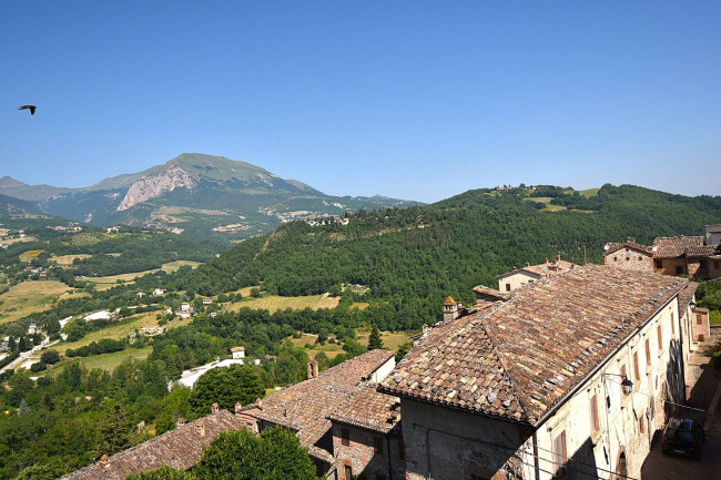 Casa cielo-terra in vendita a Montefortino