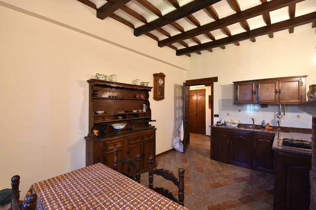 Casa cielo-terra in vendita a Montefortino