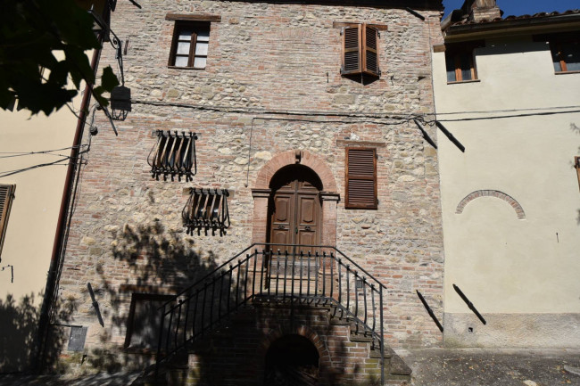 Casa cielo-terra in vendita a Montefortino