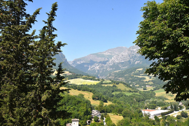Casa cielo-terra in vendita a Montefortino