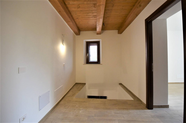 Casa cielo-terra in vendita a Amandola