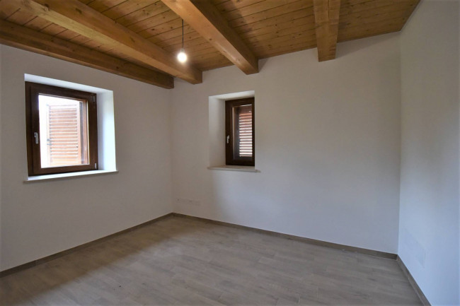 Casa cielo-terra in vendita a Amandola