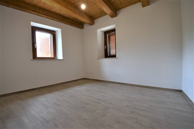 Casa cielo-terra in vendita a Amandola