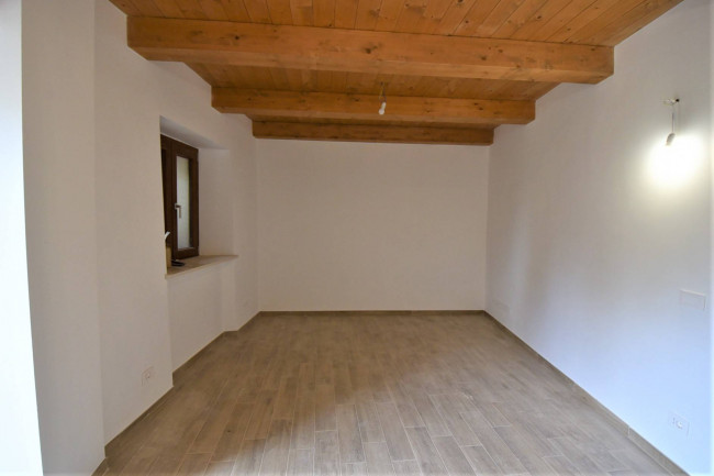 Casa cielo-terra in vendita a Amandola