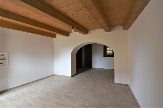 Casa cielo-terra in vendita a Amandola