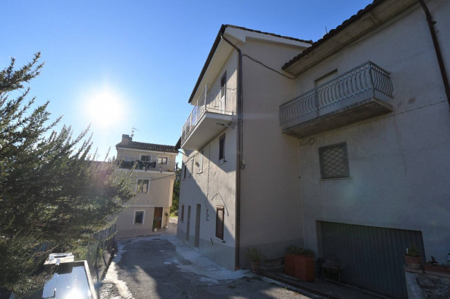 Casa cielo-terra in vendita a Amandola