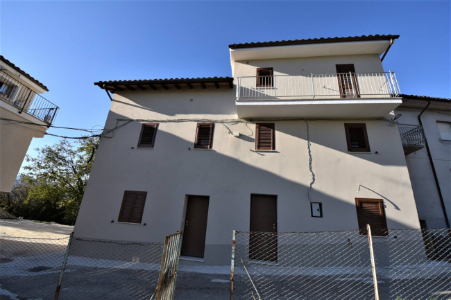 Casa cielo-terra in vendita a Amandola