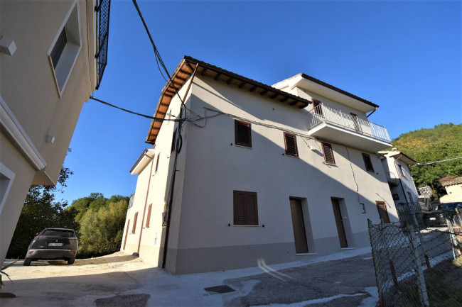 Casa cielo-terra in vendita a Amandola