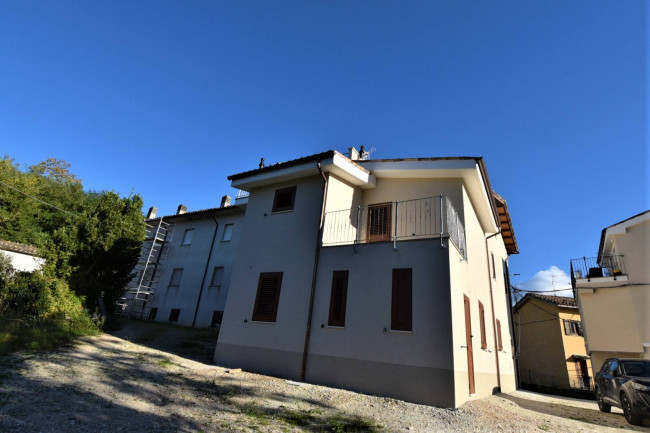 Casa cielo-terra in vendita a Amandola