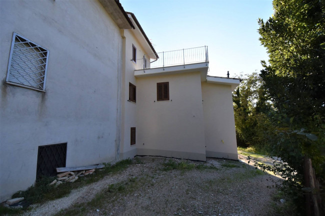 Casa cielo-terra in vendita a Amandola