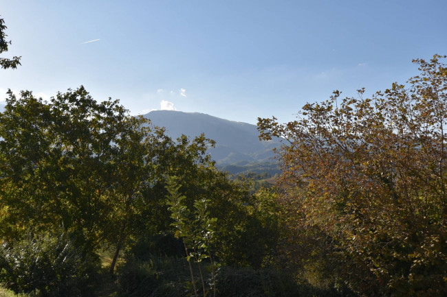 Casa cielo-terra in vendita a Amandola