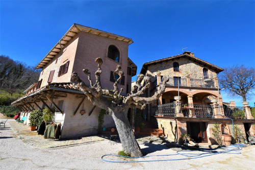 Villa in vendita a Montefortino