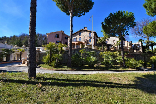 Villa in vendita a Montefortino