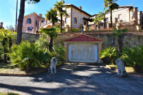 Villa in vendita a Montefortino