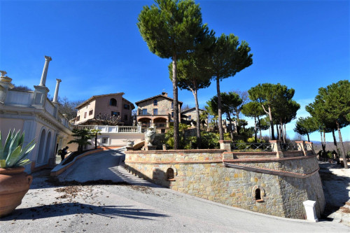 Villa in vendita a Montefortino