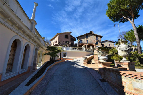 Villa in vendita a Montefortino