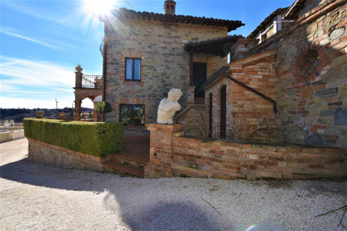 Villa in vendita a Montefortino