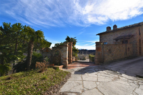 Villa in vendita a Montefortino
