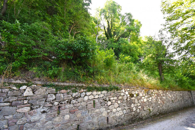 Casa cielo-terra in vendita a Montefortino