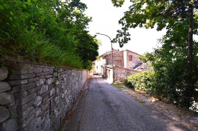 Casa cielo-terra in vendita a Montefortino