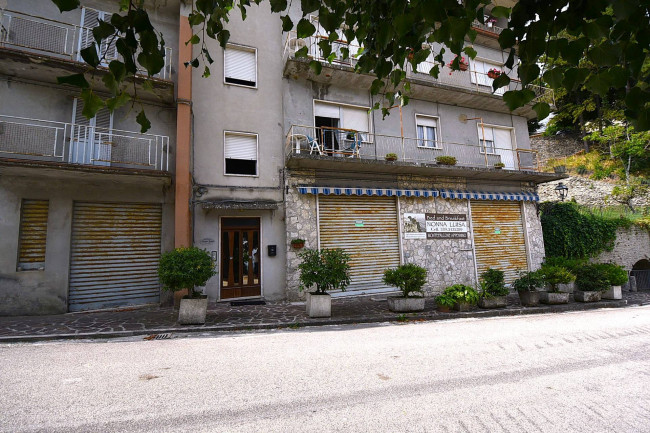 Appartamento in vendita a Montefalcone Appennino