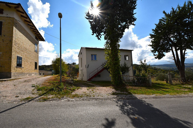 Casa singola in vendita a Ripe San Ginesio