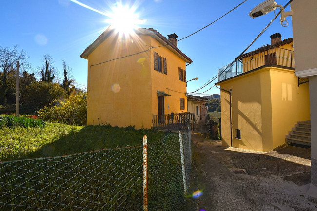 Detached House for sale in Amandola