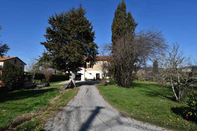Casale in vendita a Montegiorgio