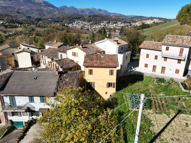 Detached House for sale in Amandola