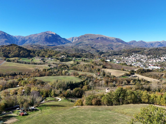 Detached House for sale in Amandola