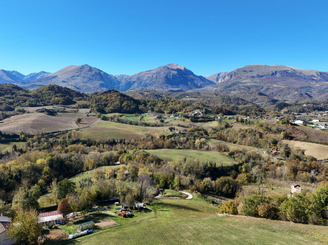 Detached House for sale in Amandola