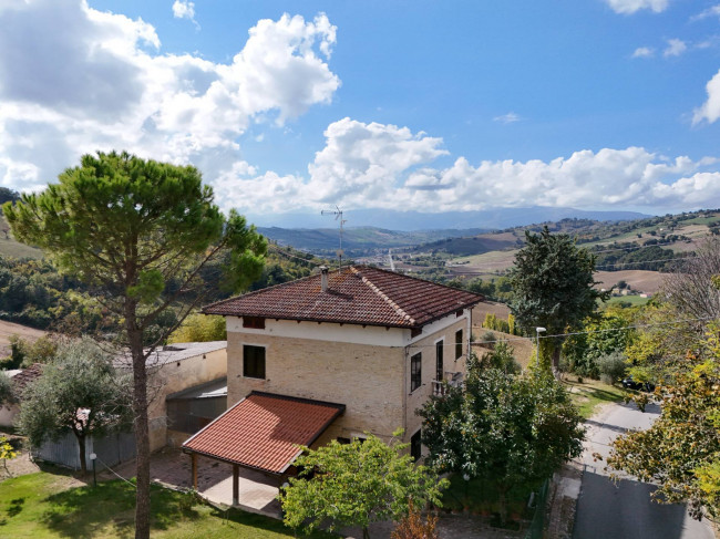 Casa singola in vendita a Ripe San Ginesio