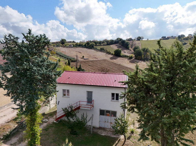 Casa singola in vendita a Ripe San Ginesio