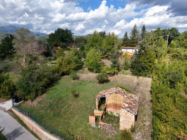 деревенский дом на продажу в Amandola