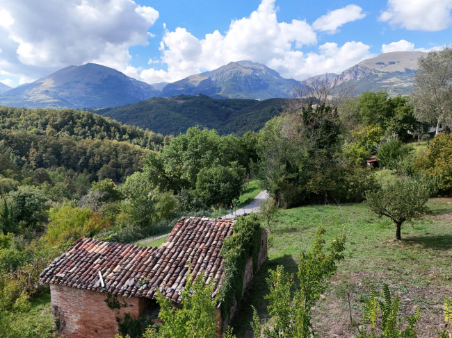 деревенский дом на продажу в Amandola