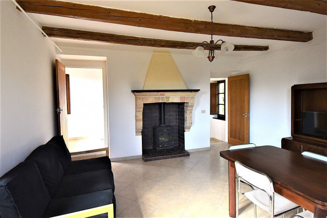 сельский дом на продажу в Montefalcone Appennino