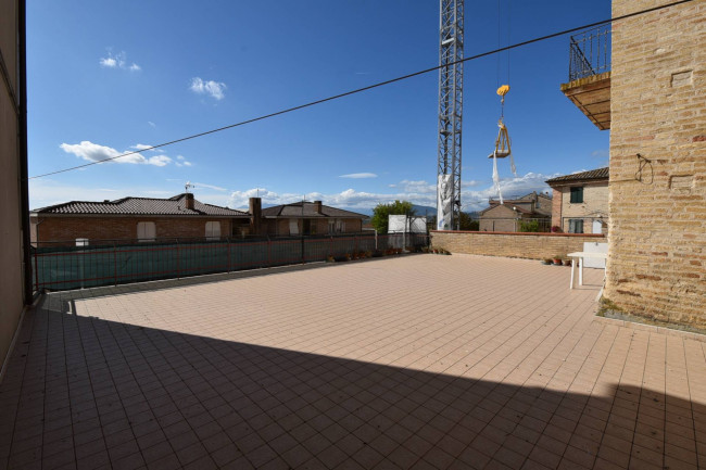 Casa cielo-terra in vendita a Carassai