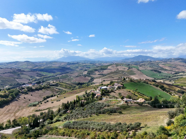 Casa cielo-terra in vendita a Carassai