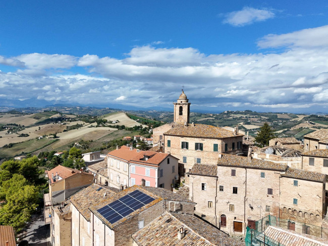 Casa cielo-terra in vendita a Carassai