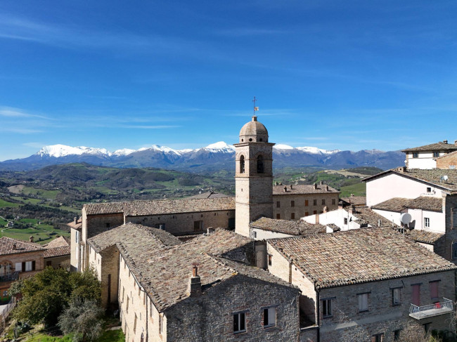 Casa cielo-terra in vendita a Monte San Martino