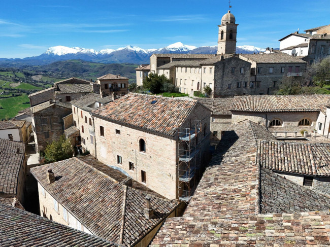 Casa cielo-terra in vendita a Monte San Martino