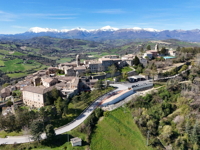 Casa cielo-terra in vendita a Monte San Martino