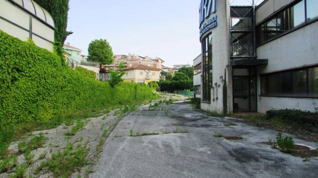 Capannone in vendita a Treia