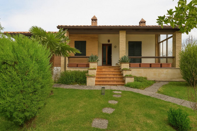 Villa for sale in Amandola
