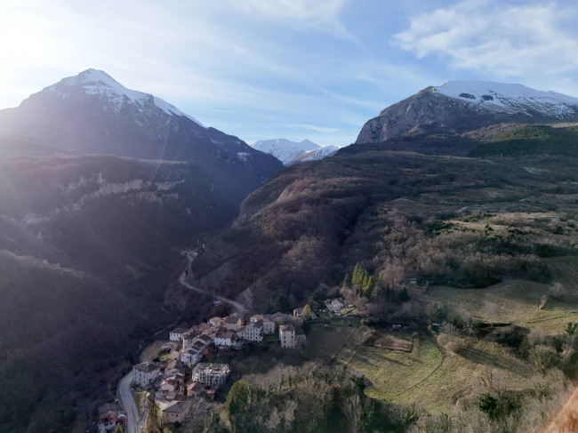 Appartamento in vendita a Montefortino