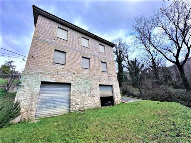 Apartment for sale in Amandola