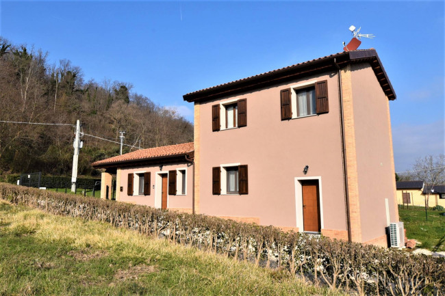 Casale in vendita a San Ginesio